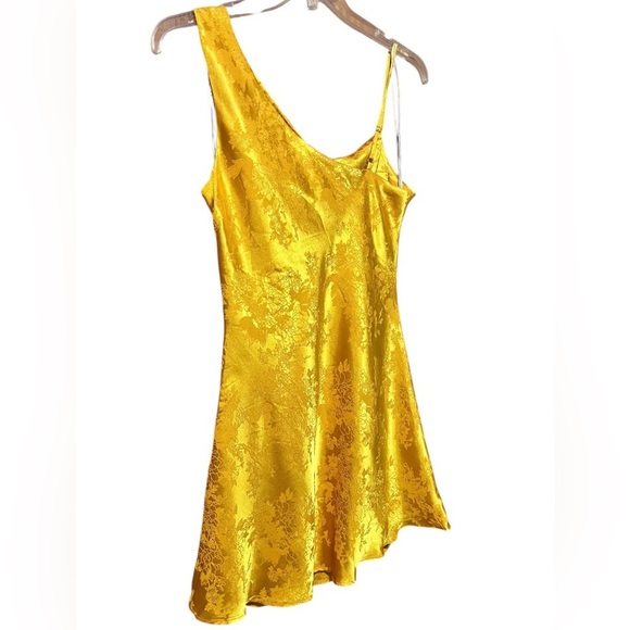 Lulu's Yellow Satin Floral Print Asymmetrical Cowl Neck Mini Dress Size M - Picture 9 of 13